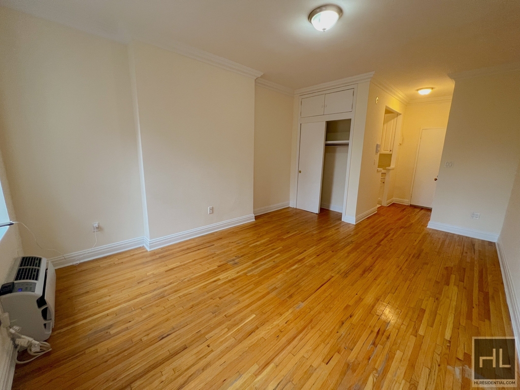 East 83 Street - Photo 0