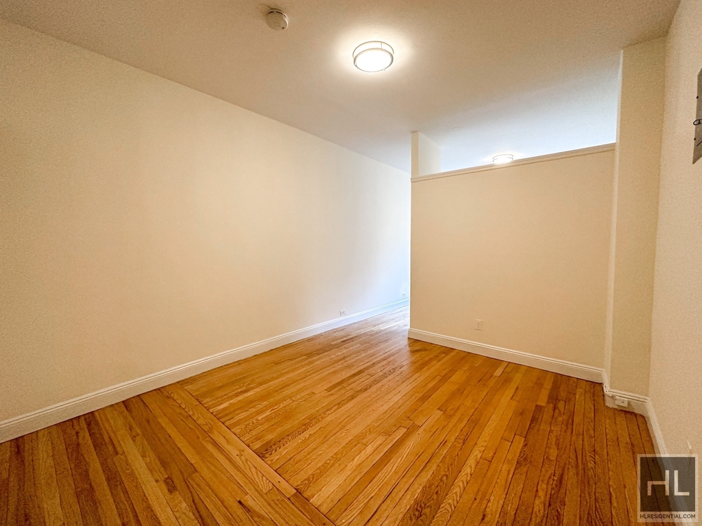 East 83 Street - Photo 3