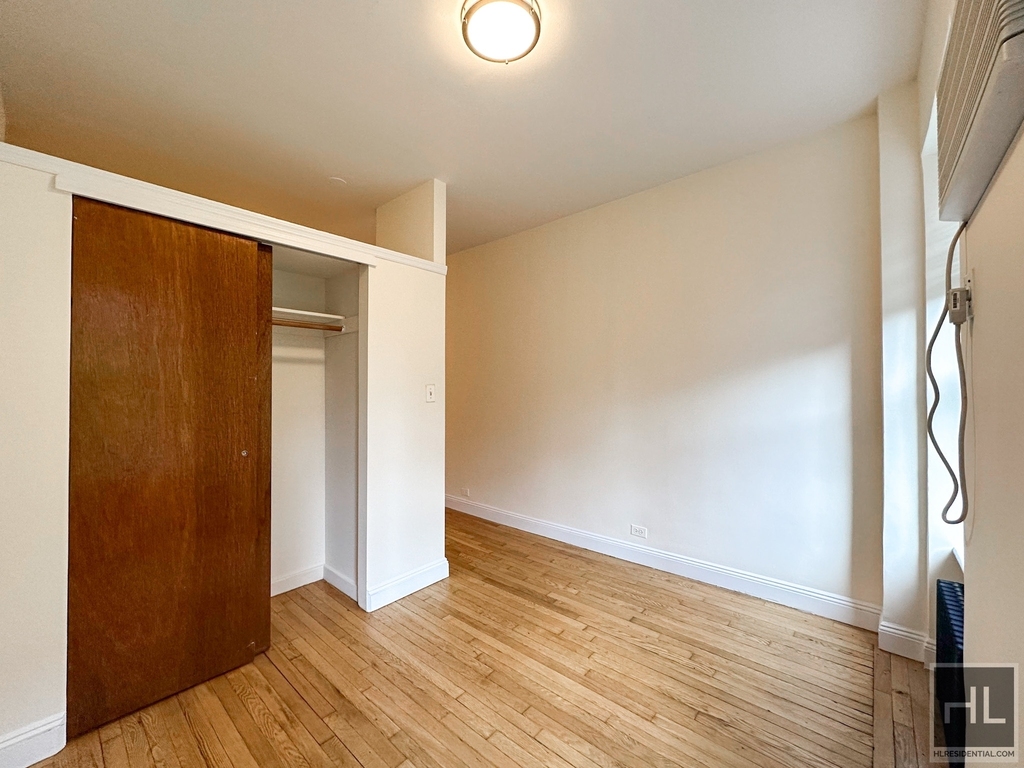 East 83 Street - Photo 1