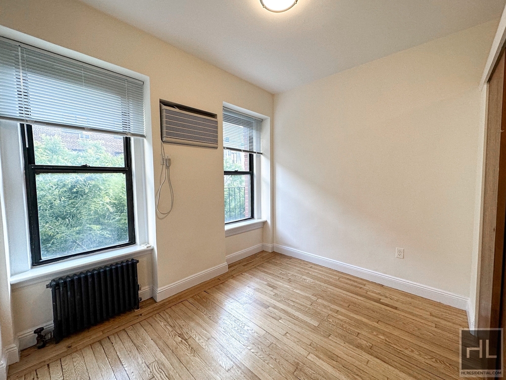 East 83 Street - Photo 2