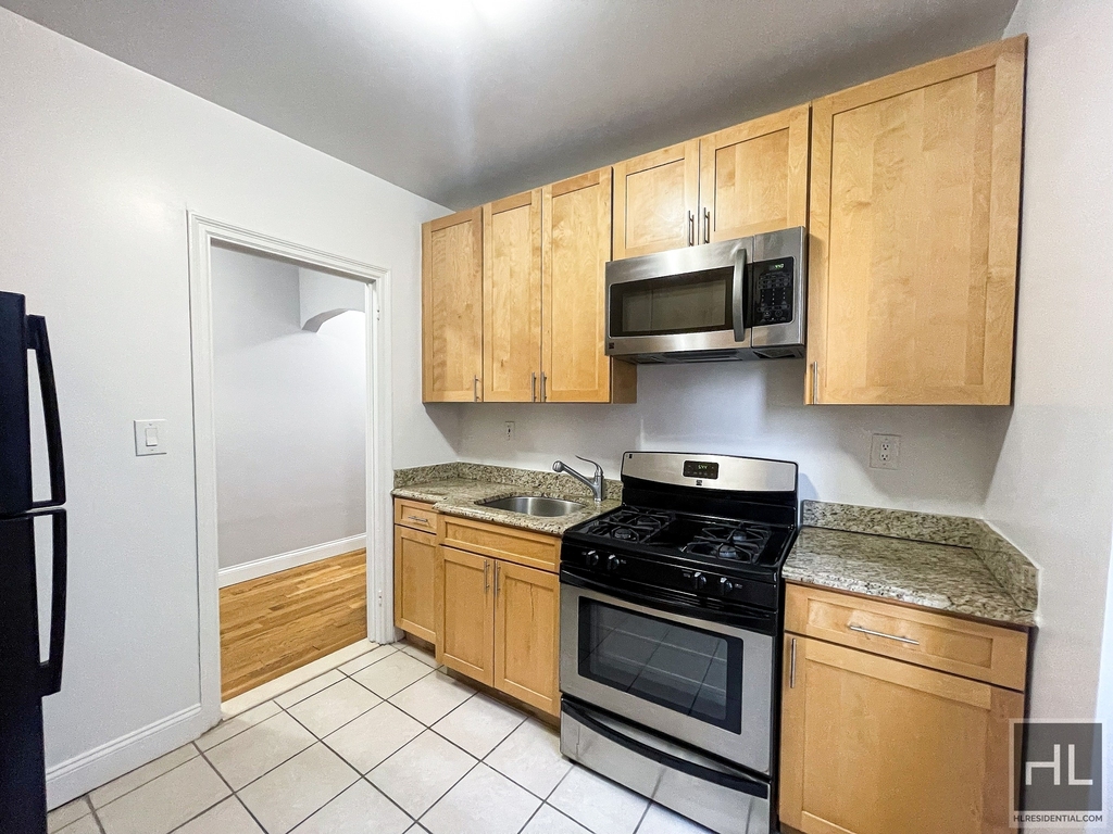 East 124th Street - Photo 2
