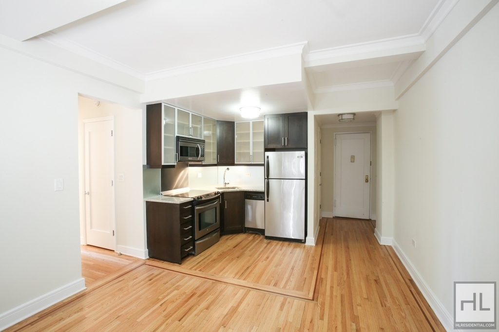 West 70th Street - Photo 4