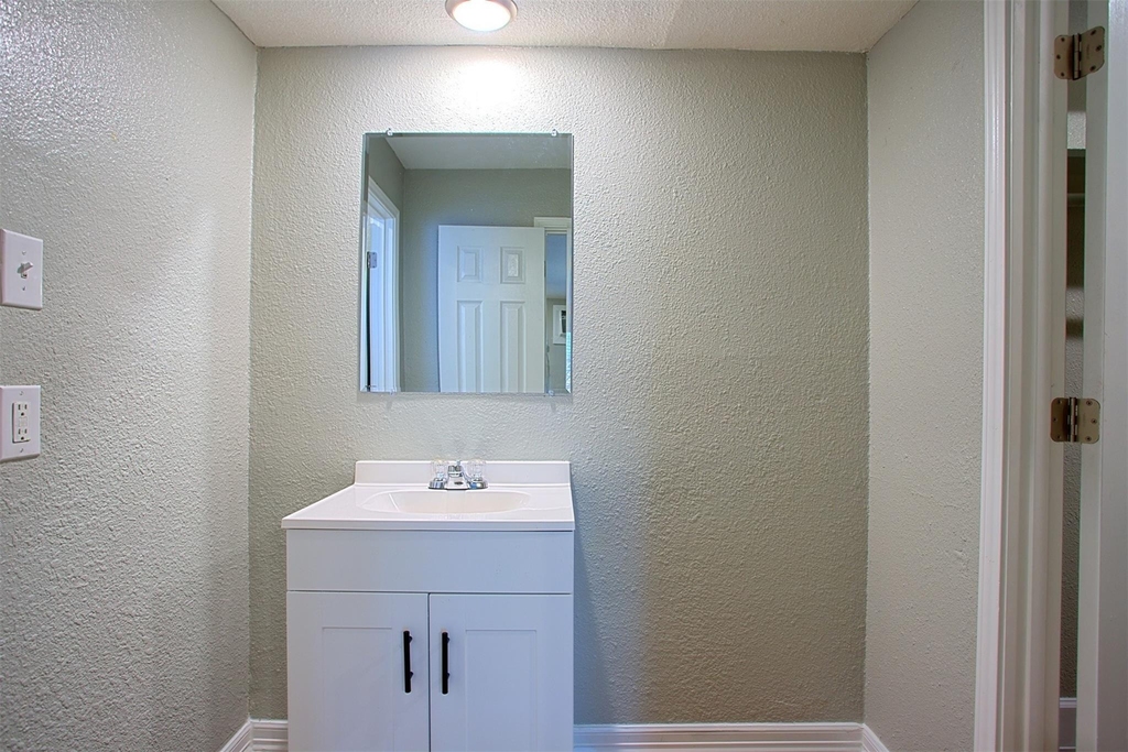 1419 Hawthorne - Photo 8