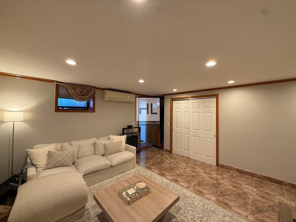 East 51 Street - Photo 0
