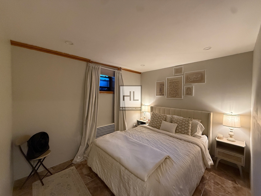 East 51 Street - Photo 3