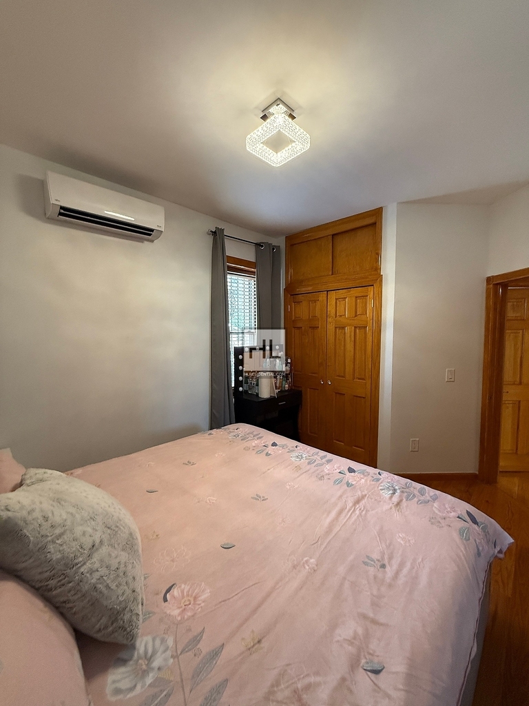 East 51 Street - Photo 23