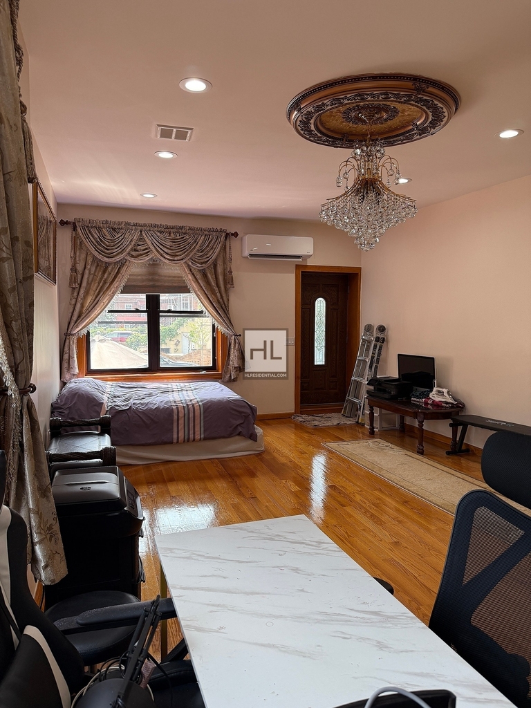 East 51 Street - Photo 11