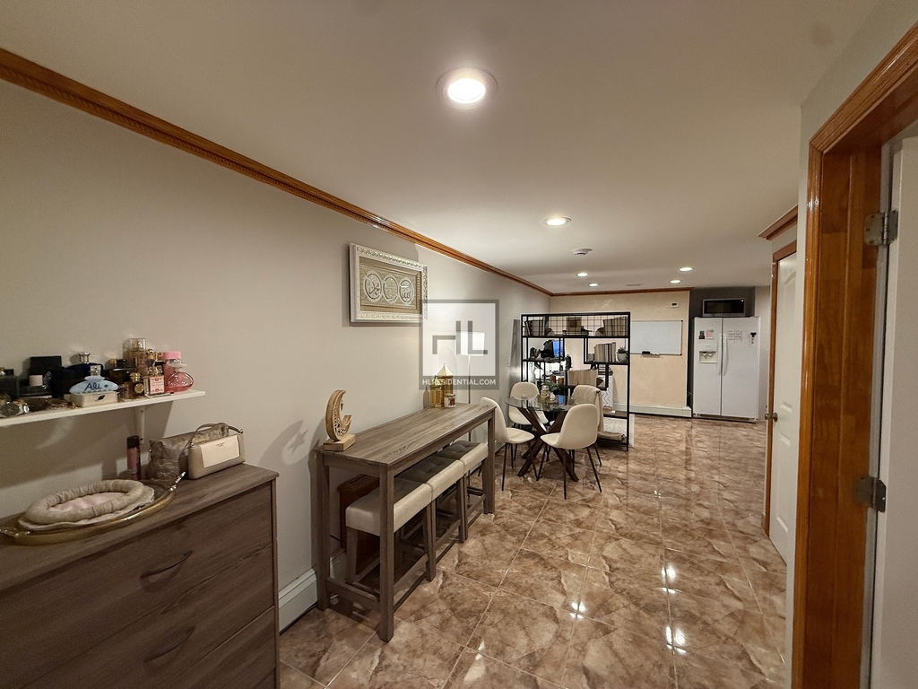 East 51 Street - Photo 4
