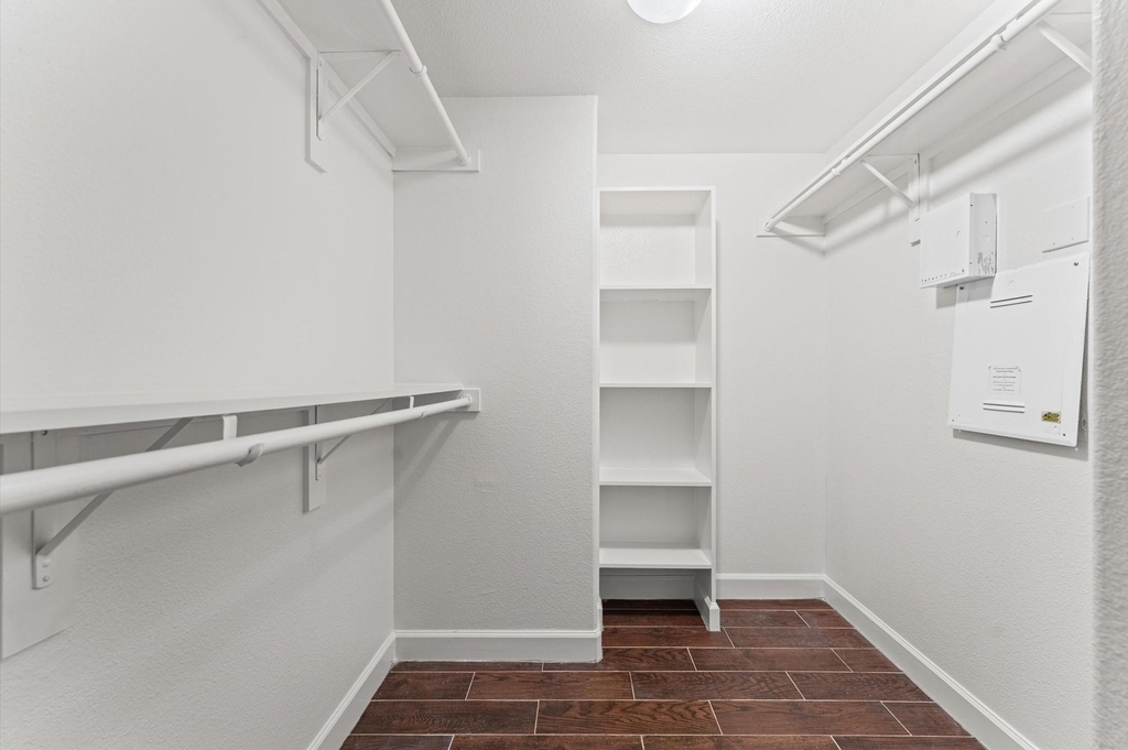 1602 Elgin Street - Photo 10