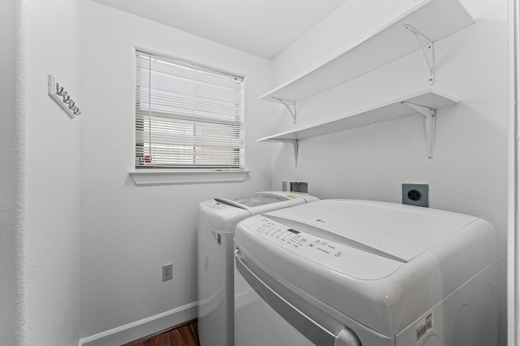 1602 Elgin Street - Photo 6