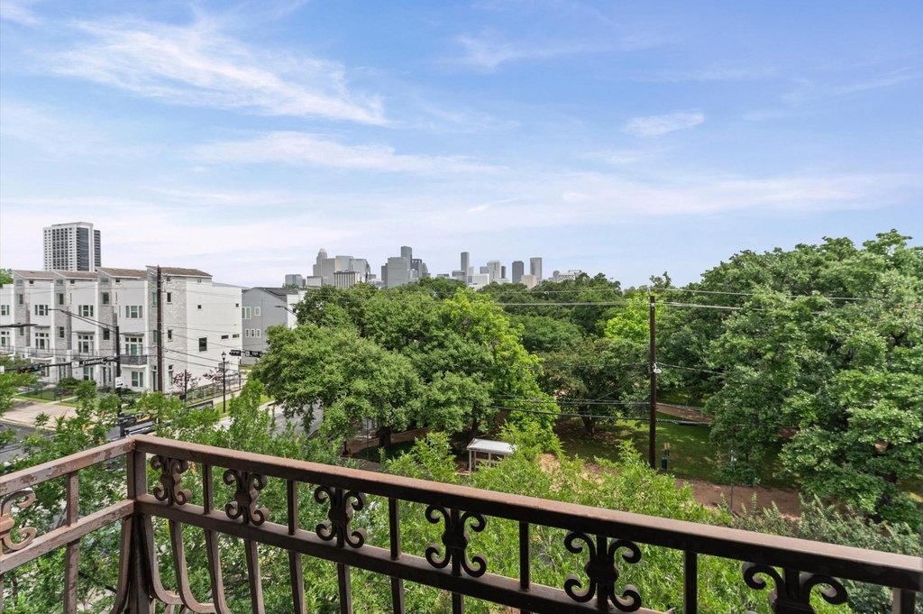 1602 Elgin Street - Photo 15
