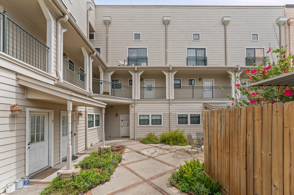 1602 Elgin Street - Photo 16