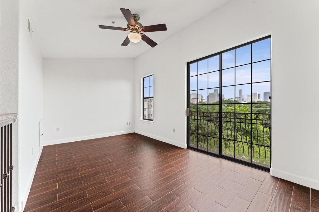 1602 Elgin Street - Photo 14