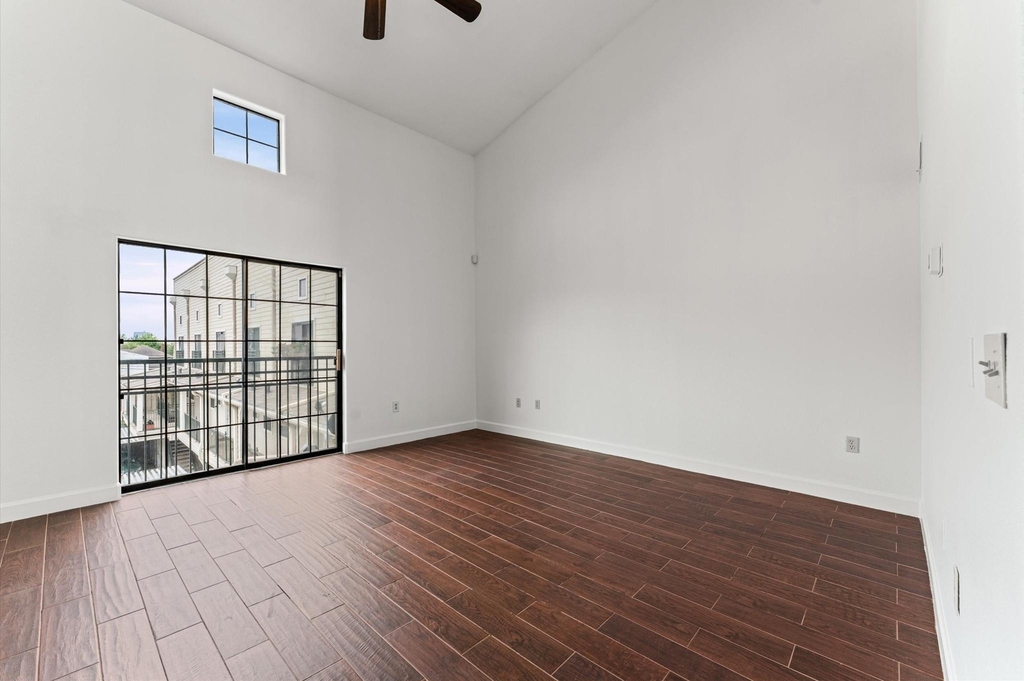 1602 Elgin Street - Photo 8