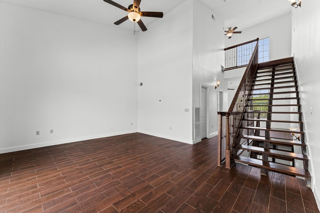 1602 Elgin Street - Photo 13