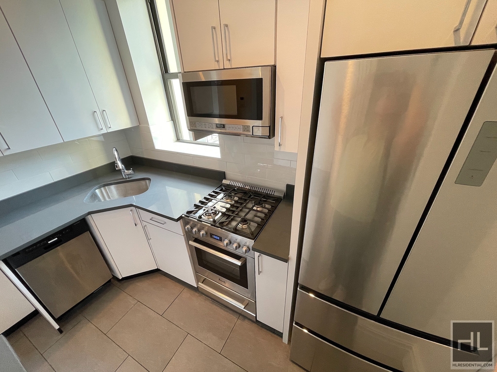 West 72 Street - Photo 0