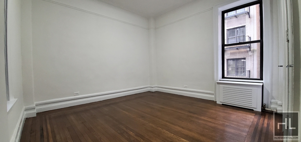 West 72 Street - Photo 1