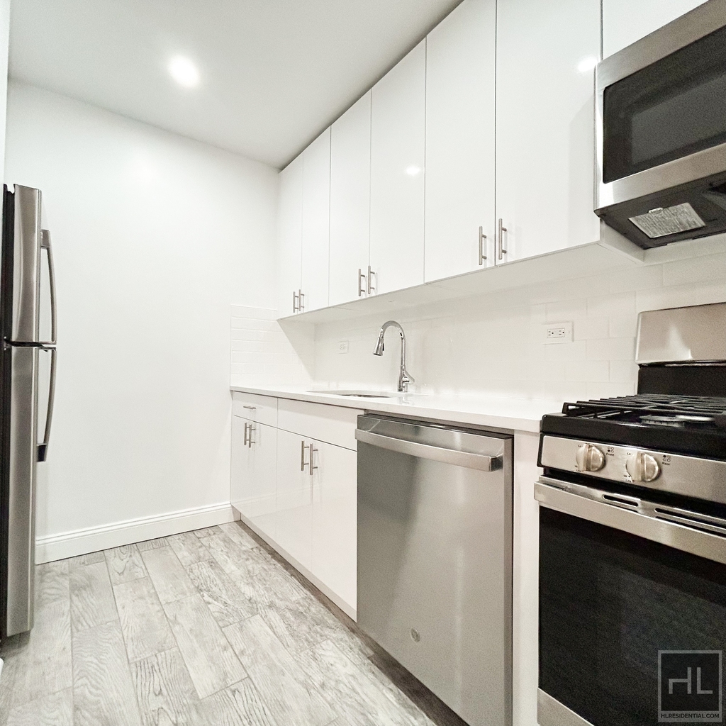 West 58th Street - Photo 4