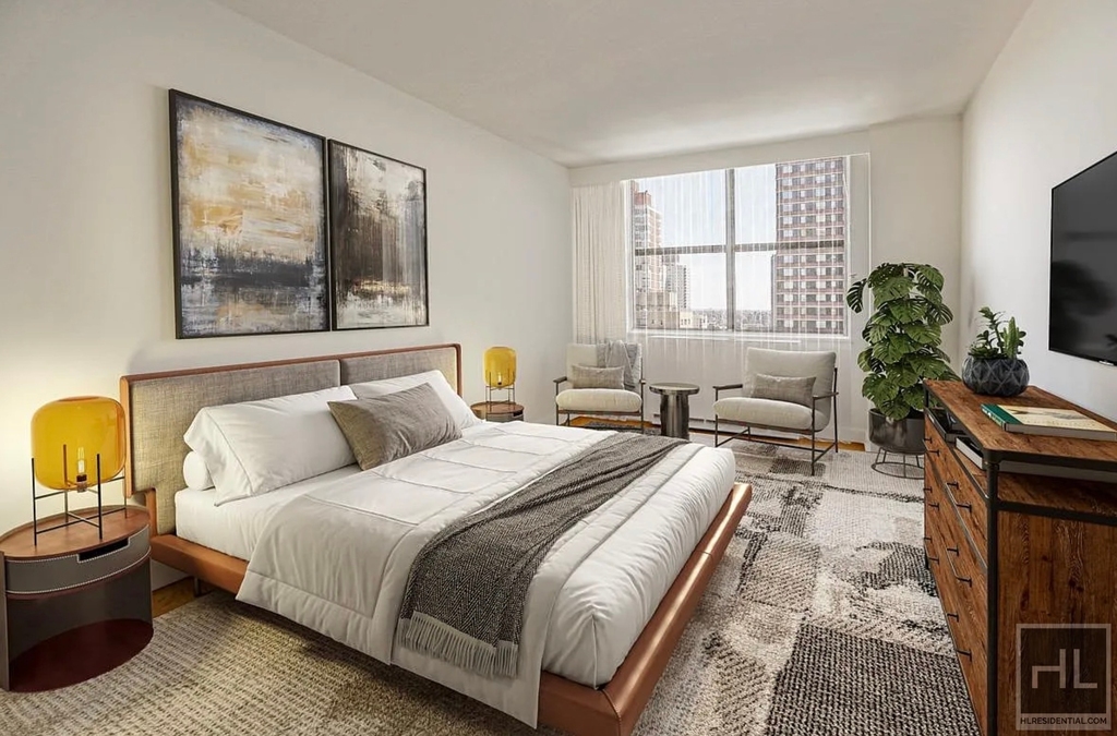 East 75th Street - Photo 2