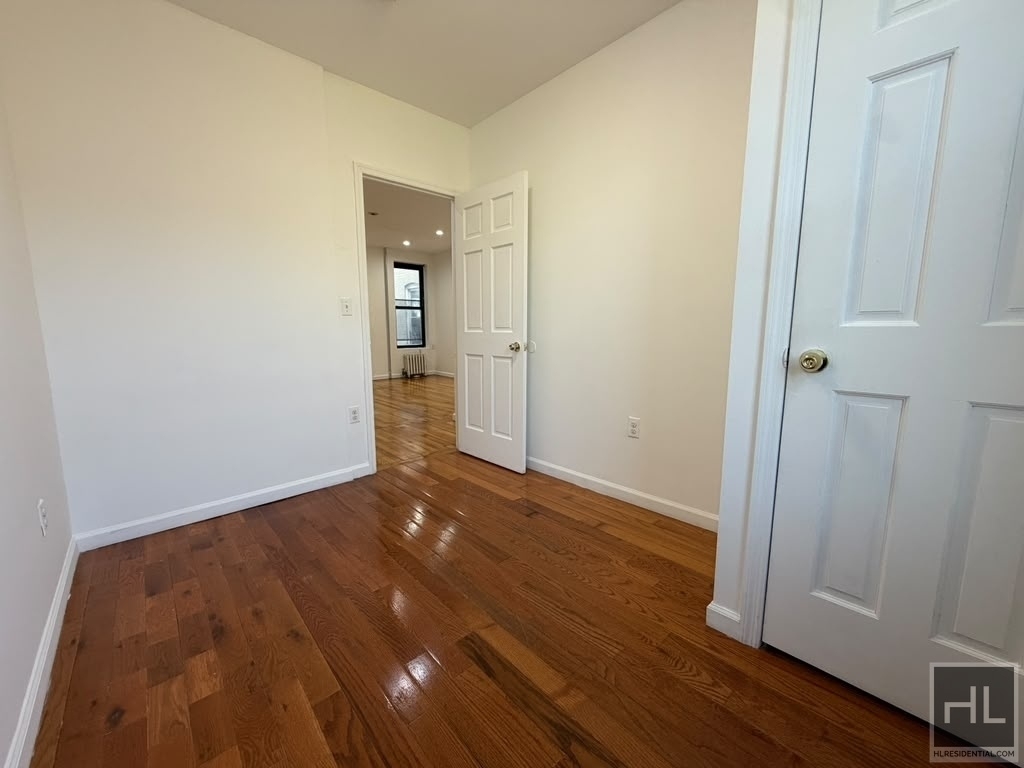 Madison Street - Photo 3