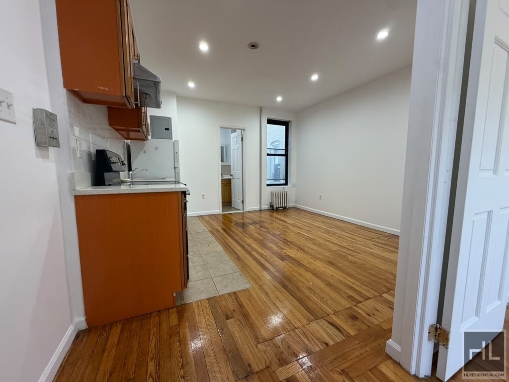 Madison Street - Photo 4