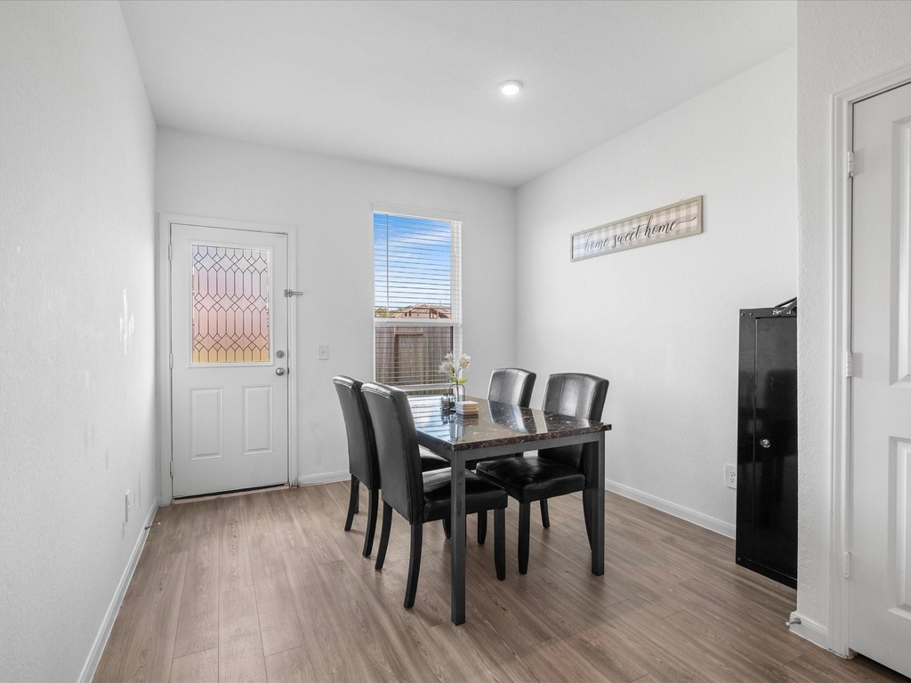 23426 Wrexham Street - Photo 16
