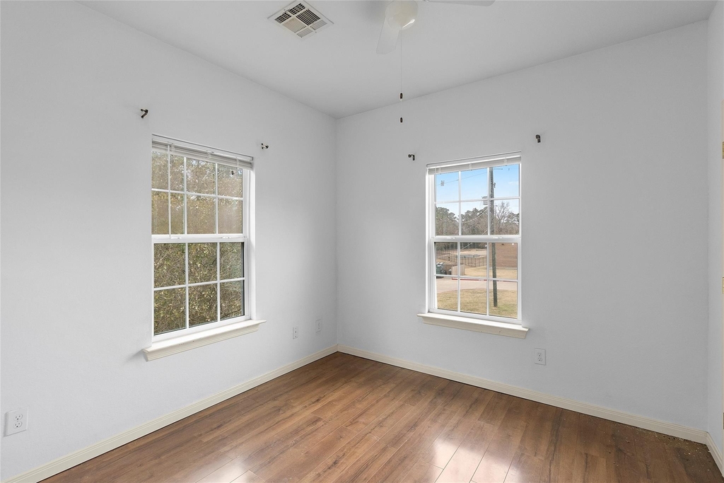 409 Beto St - Photo 13