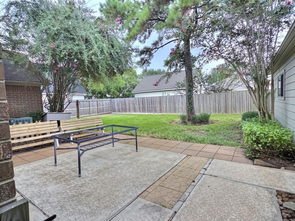 305 Oak Creek Court - Photo 23