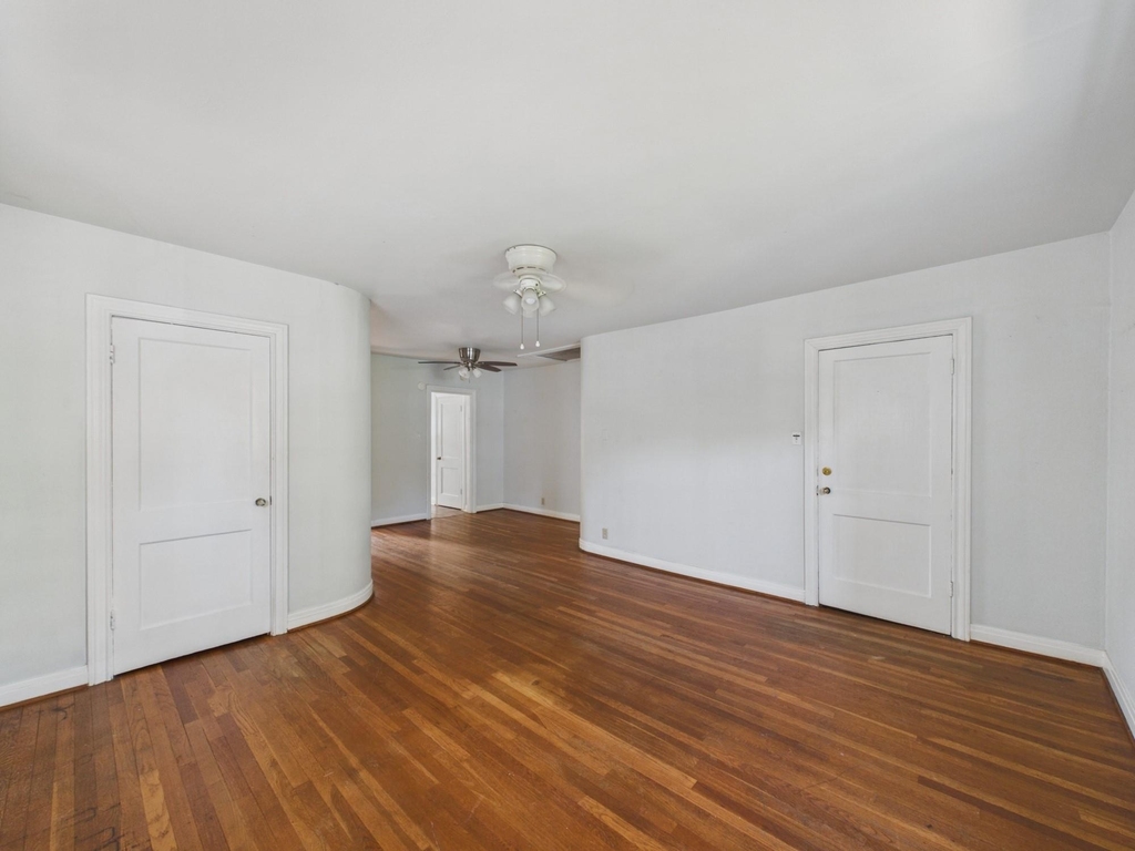1823 W Main Street - Photo 4