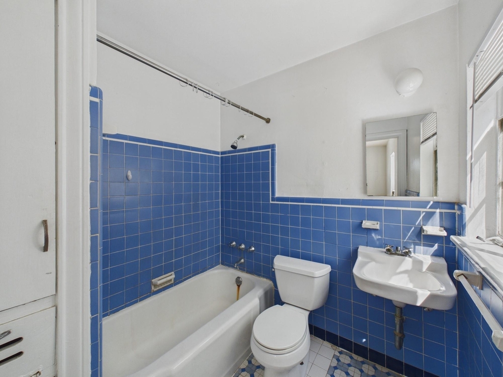 1823 W Main Street - Photo 12