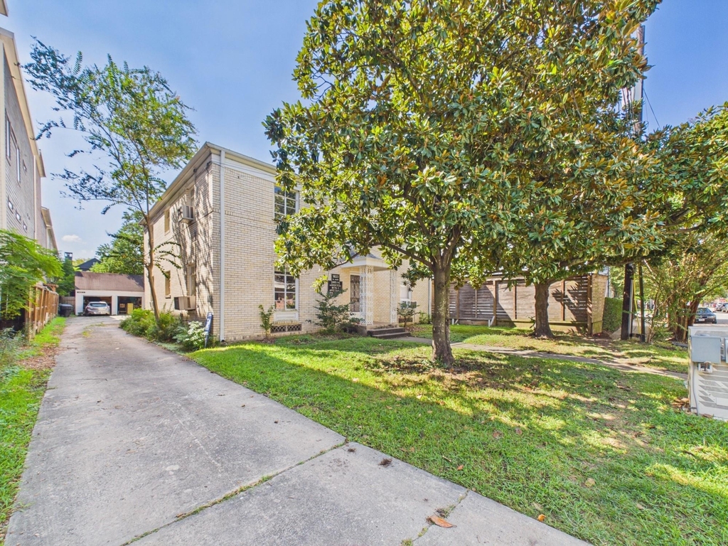 1823 W Main Street - Photo 17