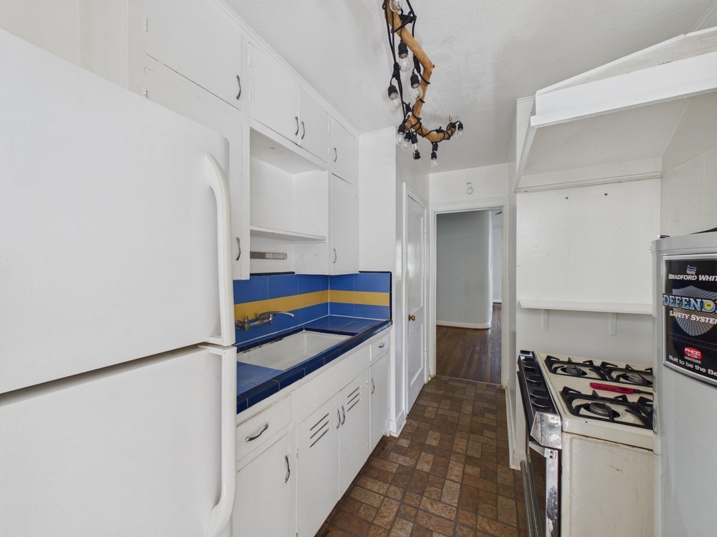 1823 W Main Street - Photo 13