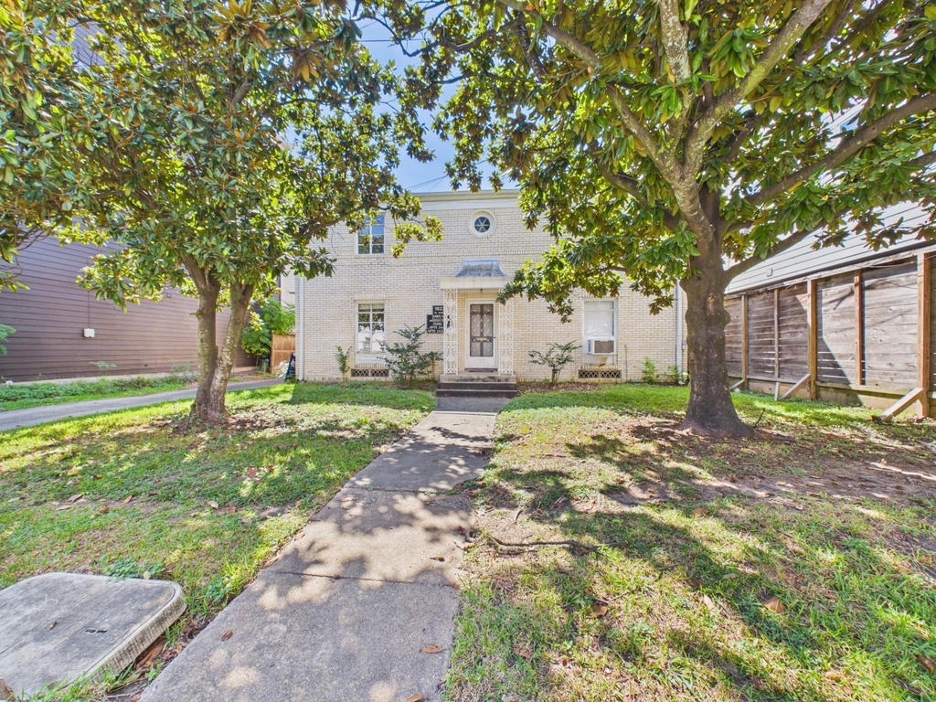 1823 W Main Street - Photo 0
