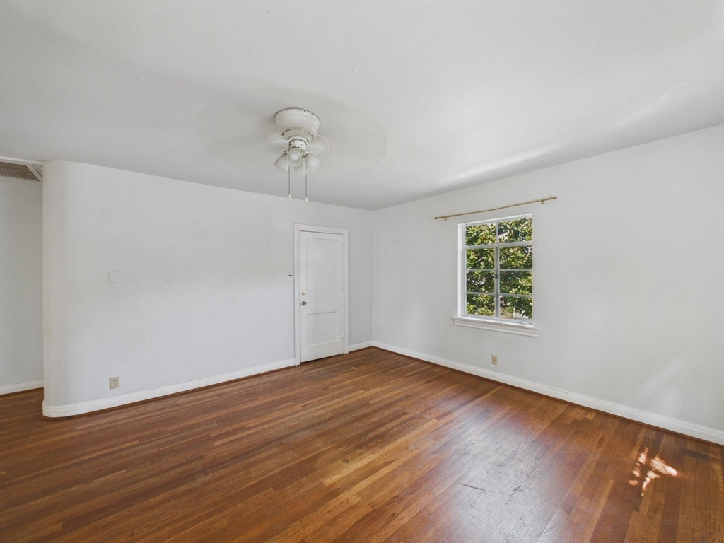 1823 W Main Street - Photo 1