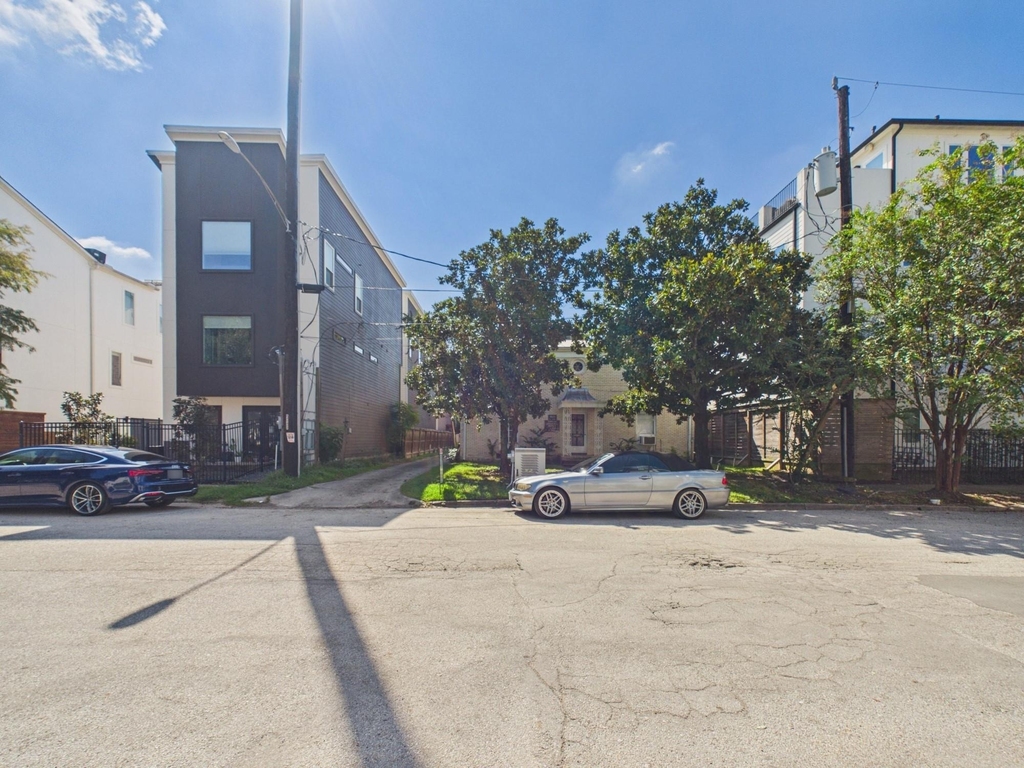 1823 W Main Street - Photo 24