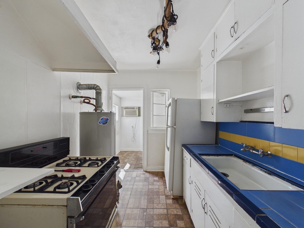 1823 W Main Street - Photo 14