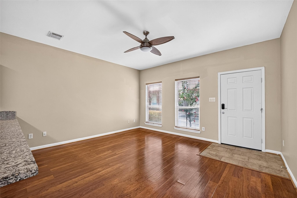 2212 Naomi Street - Photo 6