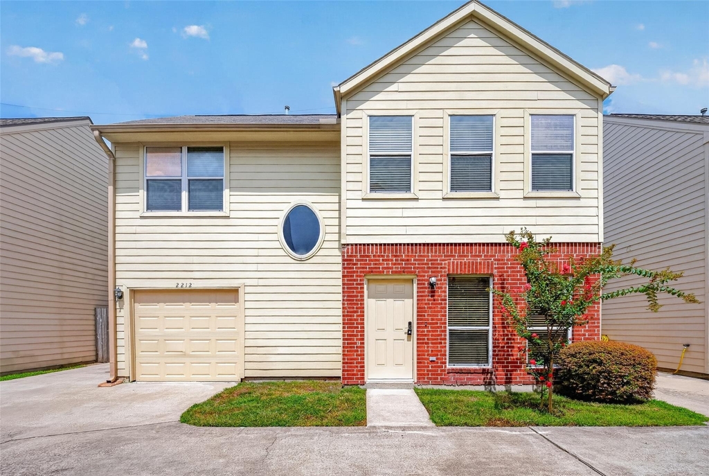 2212 Naomi Street - Photo 0