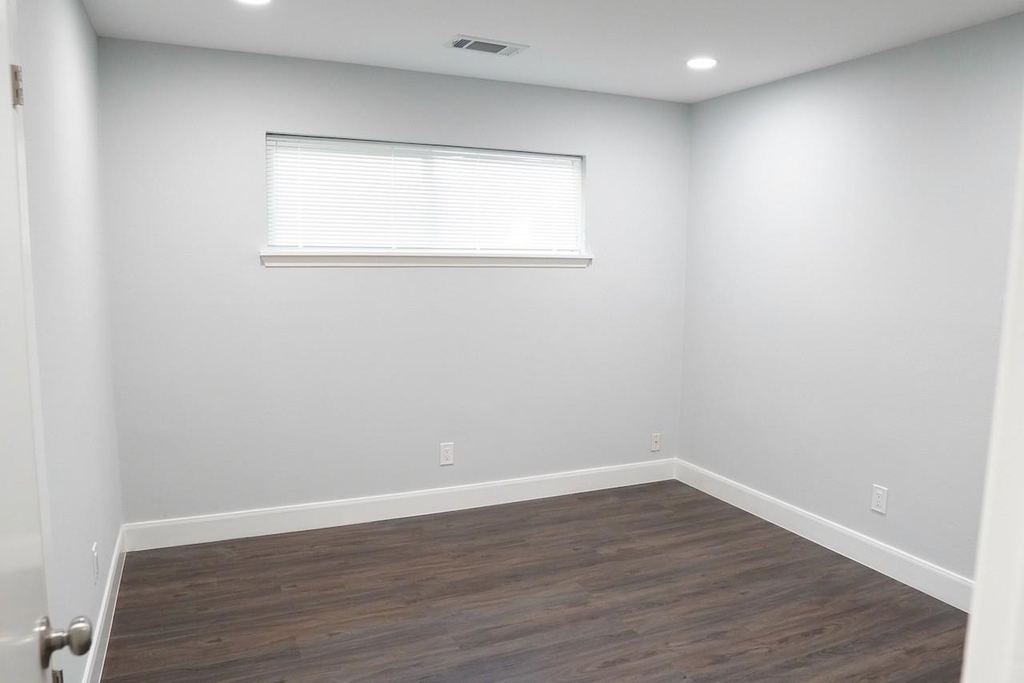 5715 Portal Drive - Photo 17