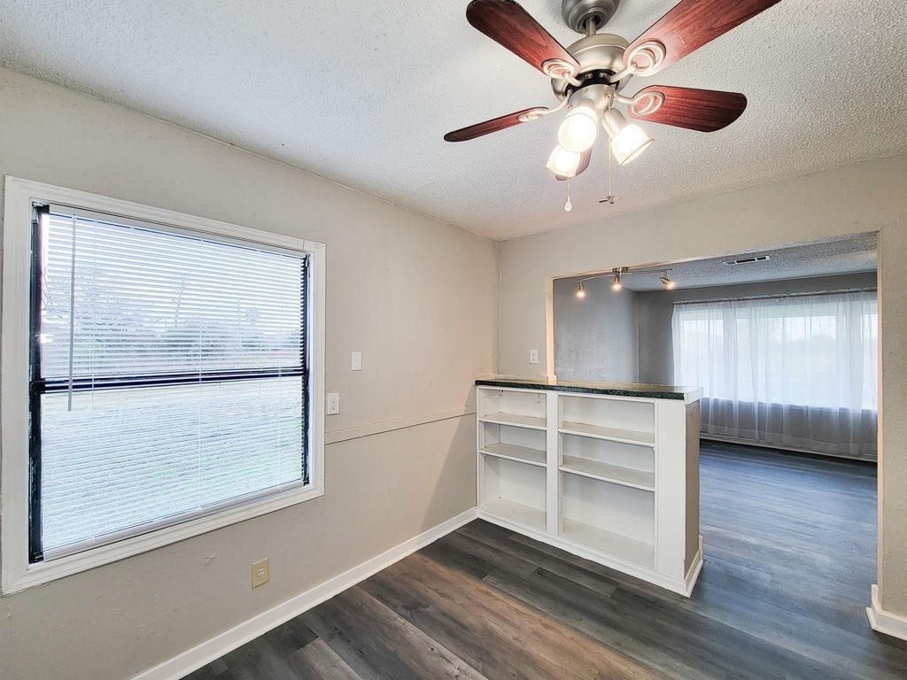 4817 Lawndale Street - Photo 10