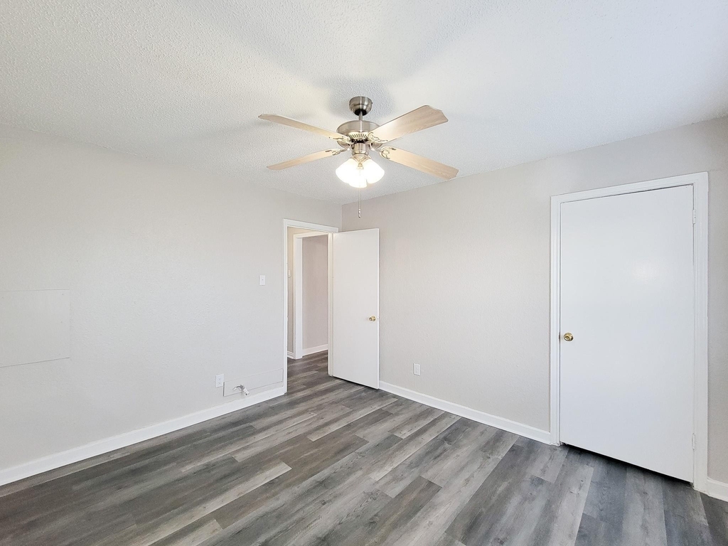 4817 Lawndale Street - Photo 12