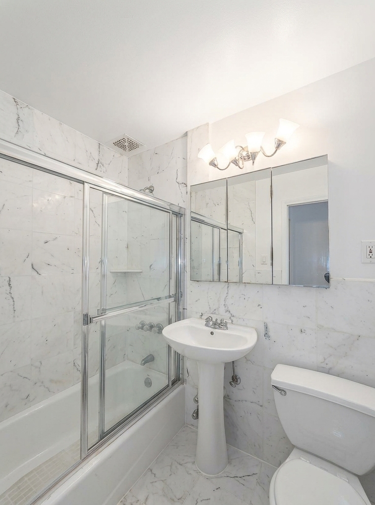 East 83rd street - Photo 1
