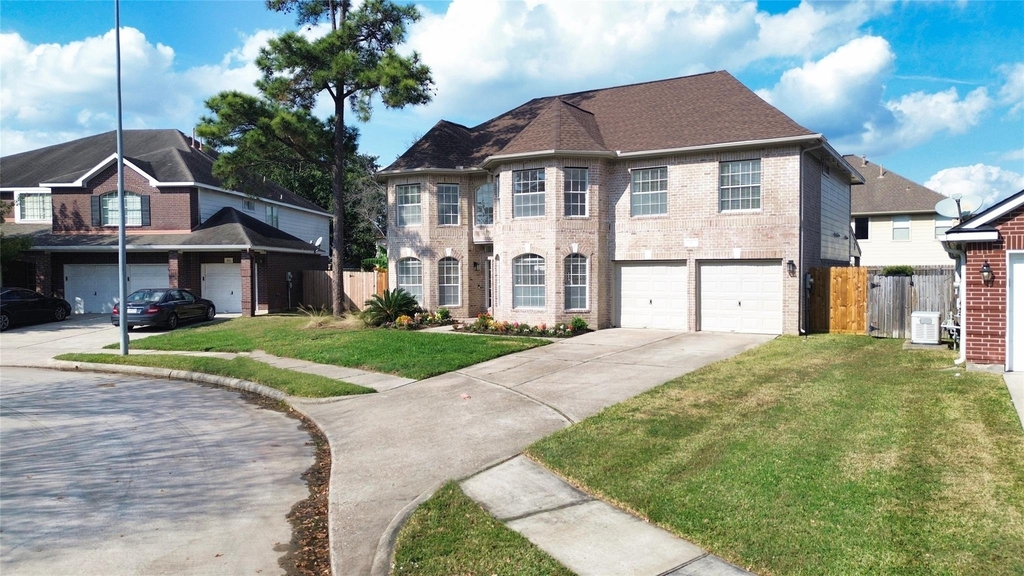 810 Flanners Court - Photo 0