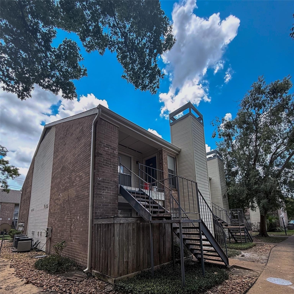 3900 Woodchase Drive - Photo 16