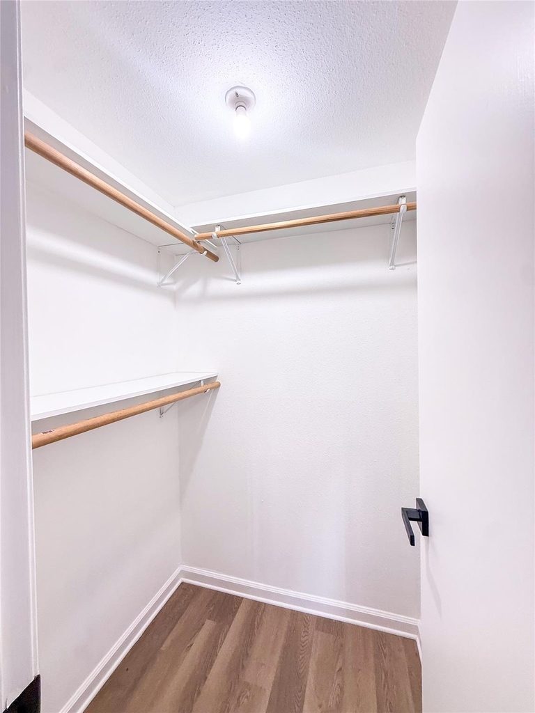 3900 Woodchase Drive - Photo 14