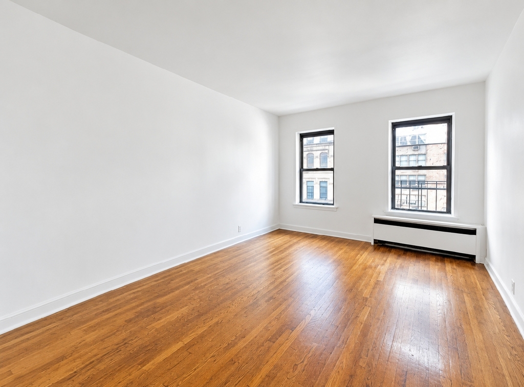 East 52nd Street, Unit 3b - Photo 0