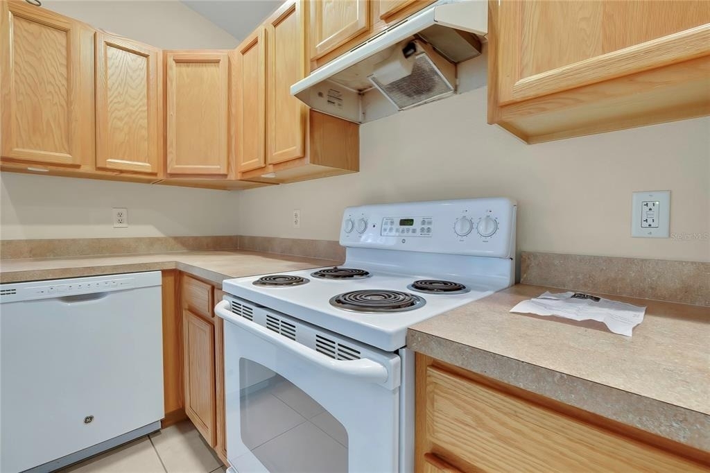 5539 W Oak Park Boulevard - Photo 10