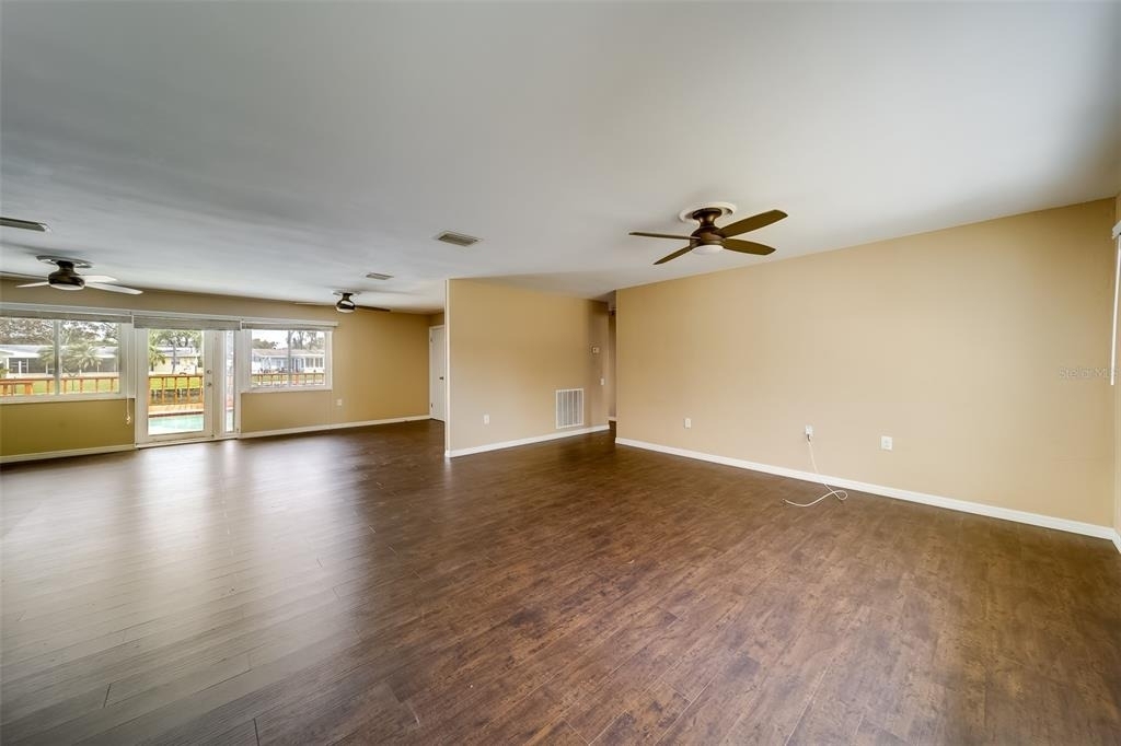 8473 121st Street - Photo 2