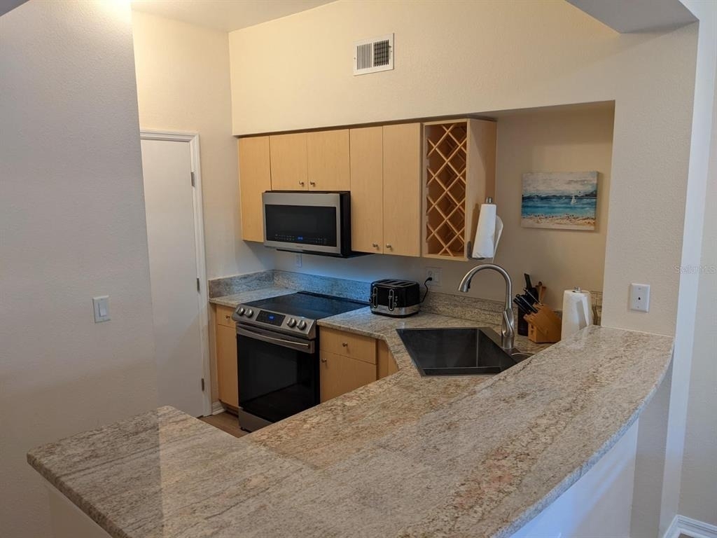 100 4th Avenue S - Photo 6