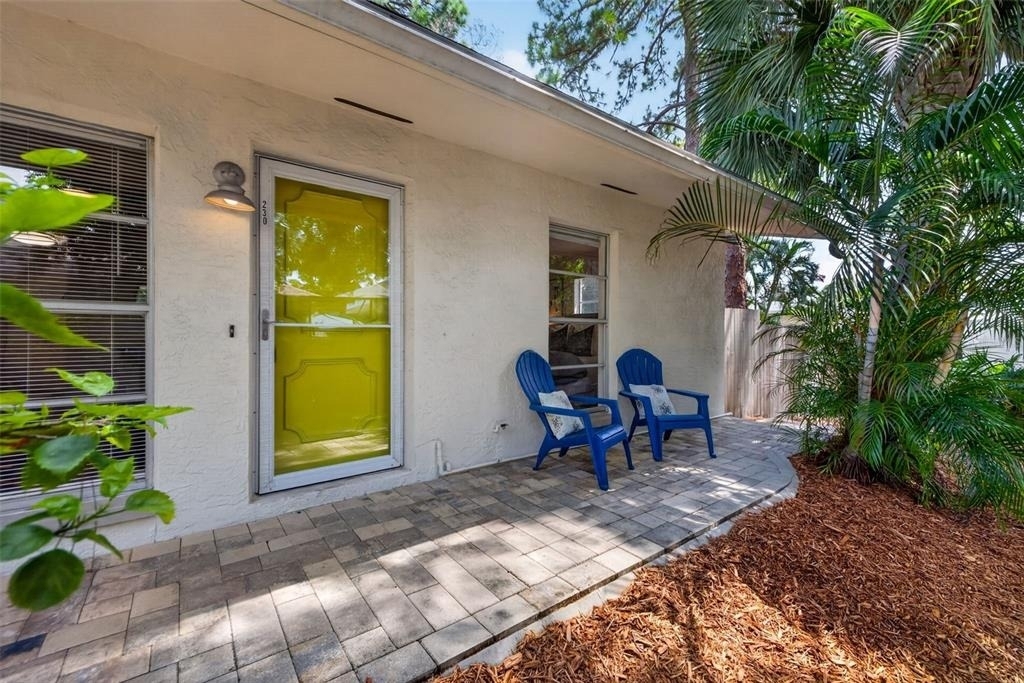 230 48th Avenue N - Photo 1